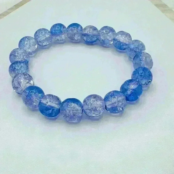 Periwinkle Gradient Blue Beaded Bracelet - Picture 3 of 5